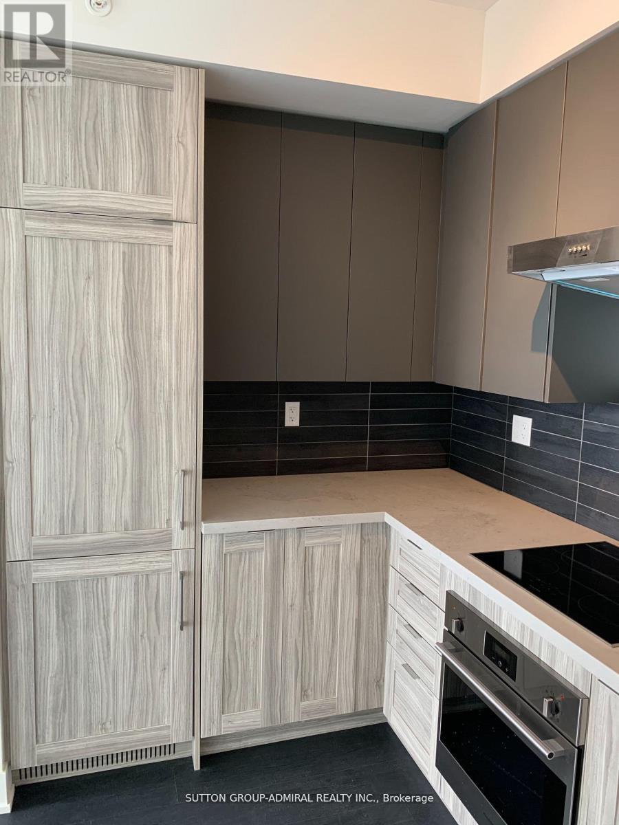 1103 - 2908 Highway 7, Vaughan, ON - Indoor Photo Showing Kitchen