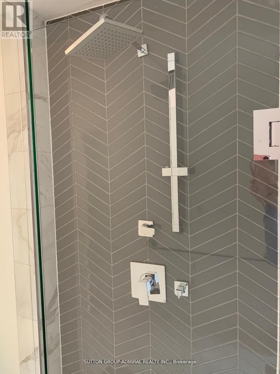 1103 - 2908 Highway 7, Vaughan, ON - Indoor Photo Showing Bathroom