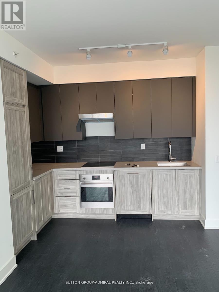1103 - 2908 Highway 7, Vaughan, ON - Indoor Photo Showing Kitchen