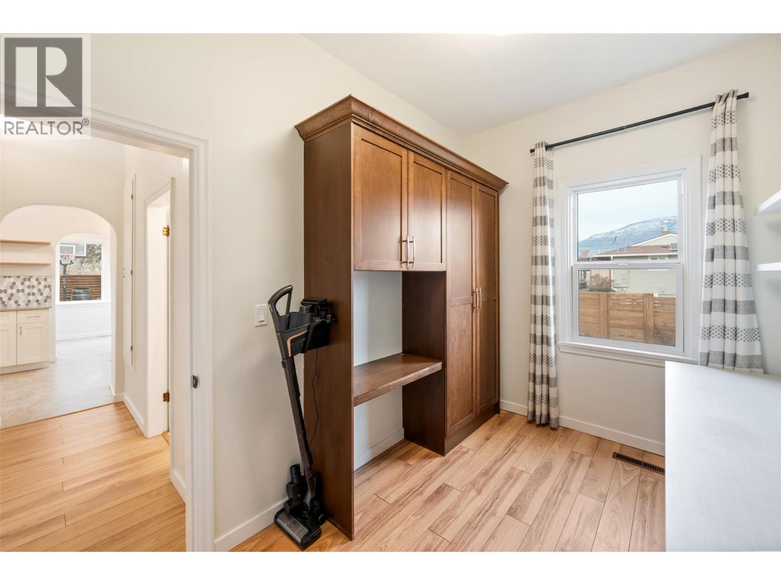 824 Road 2, Oliver, BC - Indoor