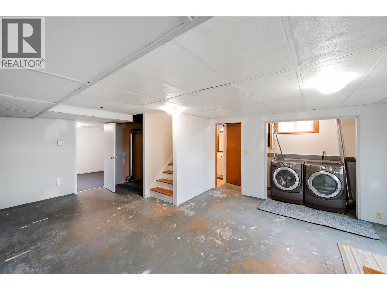 824 Road 2, Oliver, BC - Indoor