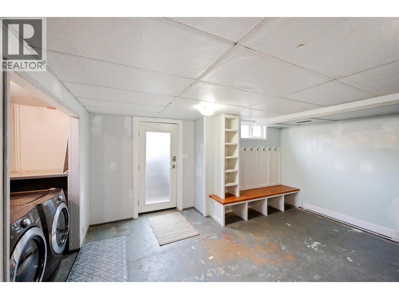 824 Road 2, Oliver, BC - Indoor