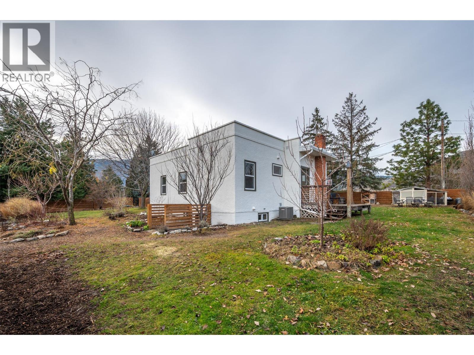 824 Road 2, Oliver, BC - Outdoor