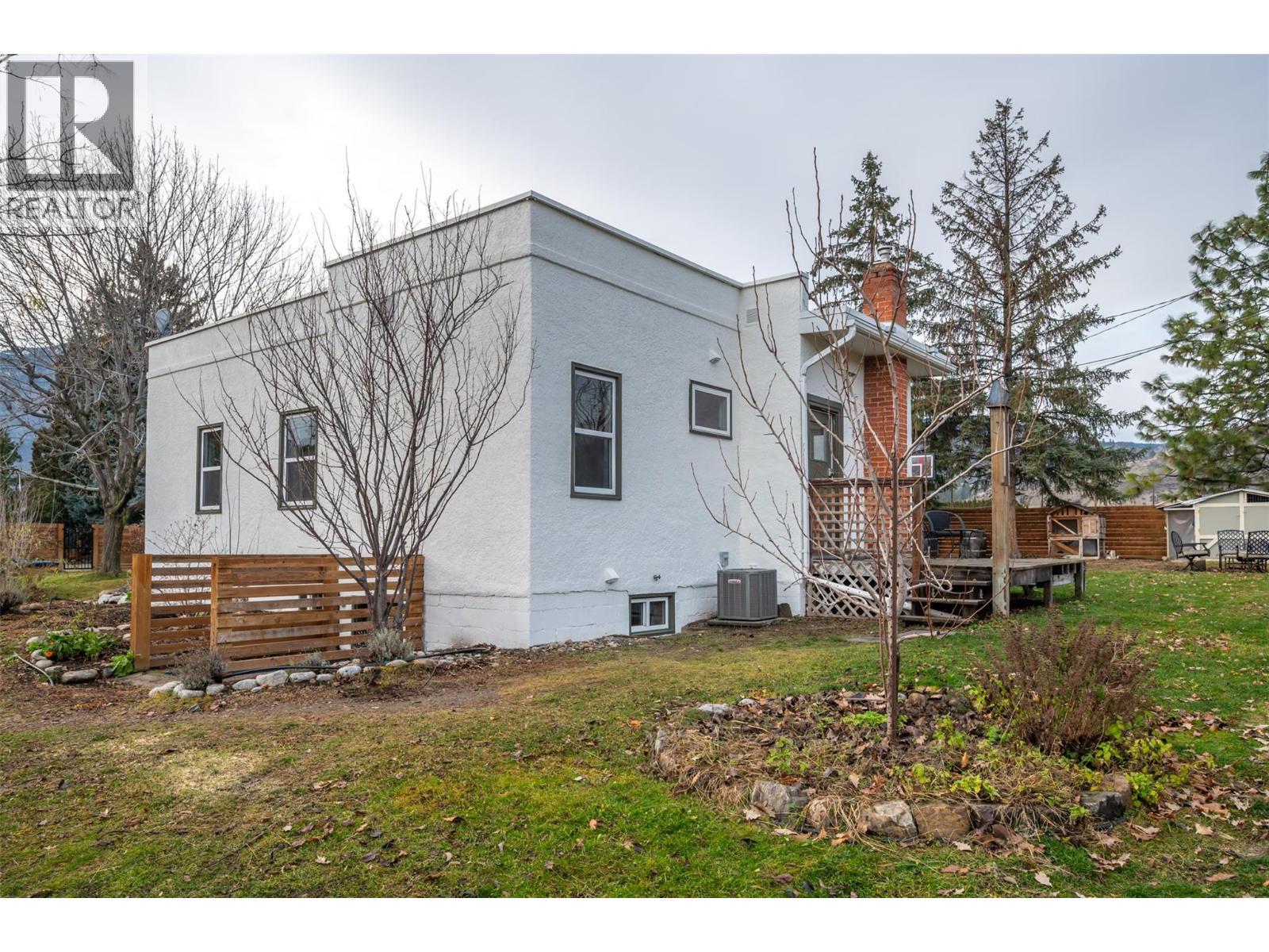 824 Road 2, Oliver, BC - Outdoor