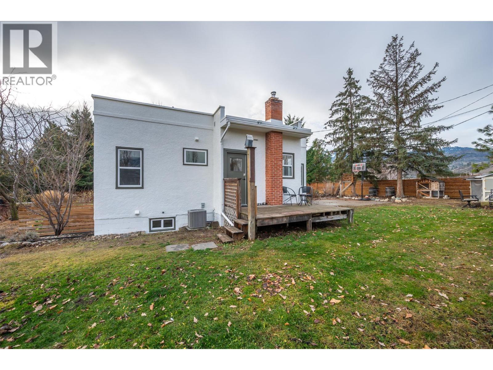 824 Road 2, Oliver, BC - Outdoor