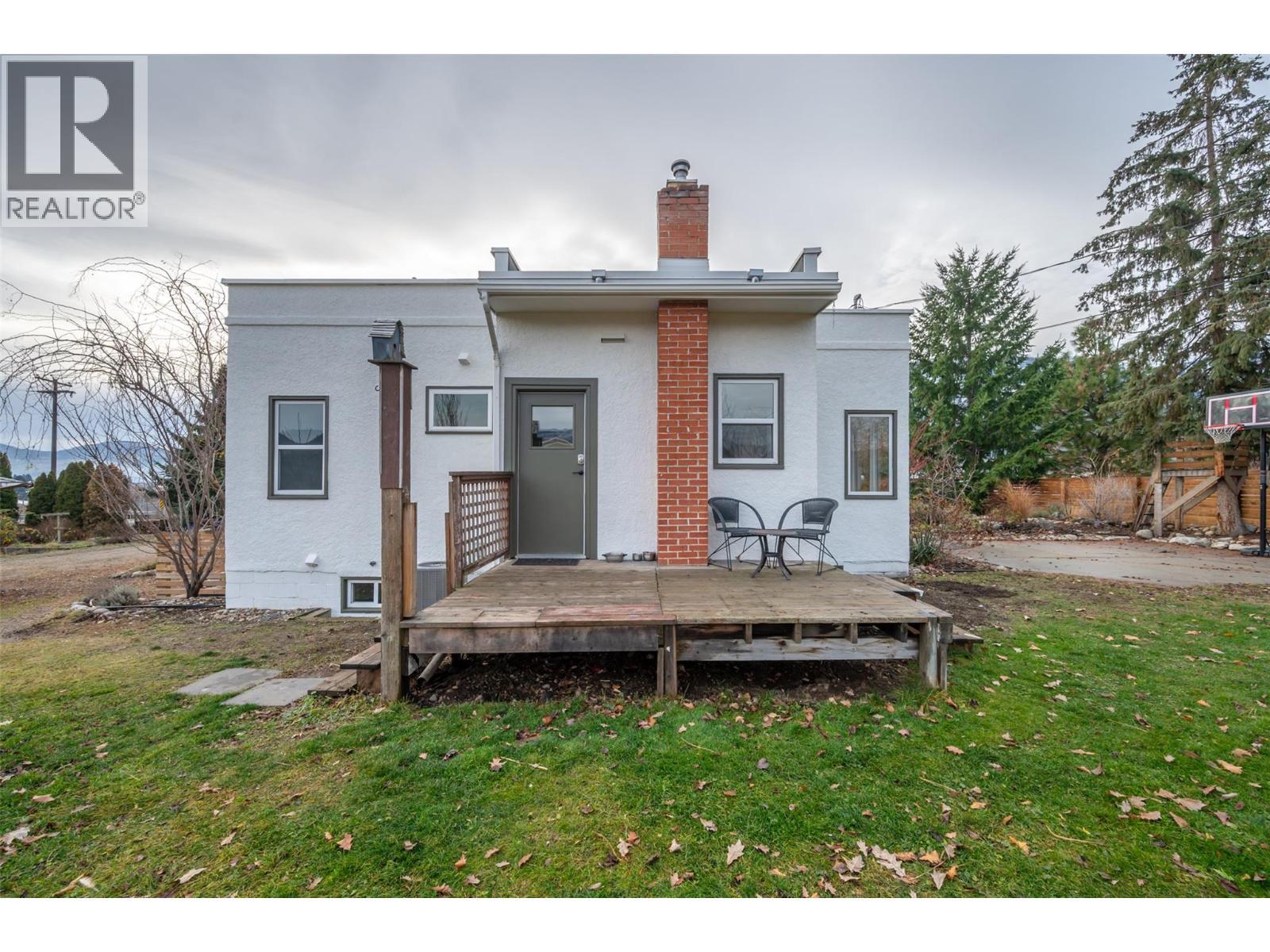 824 Road 2, Oliver, BC - Outdoor