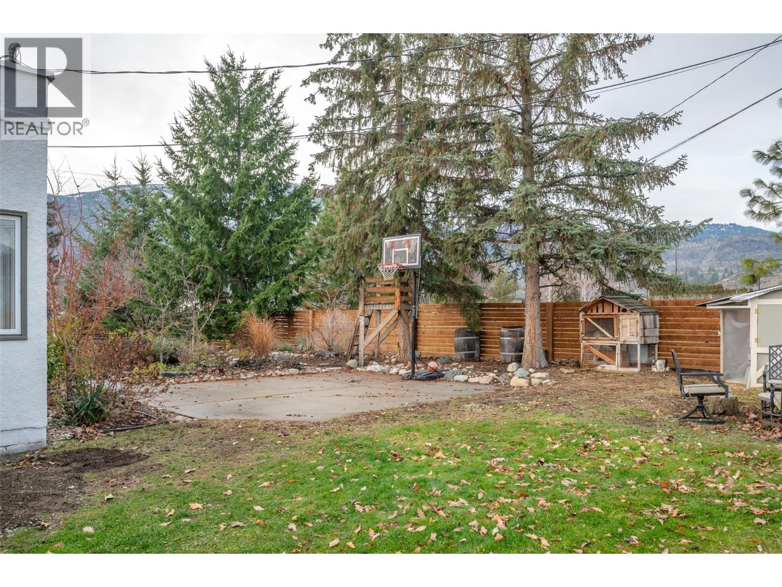 824 Road 2, Oliver, BC - Outdoor