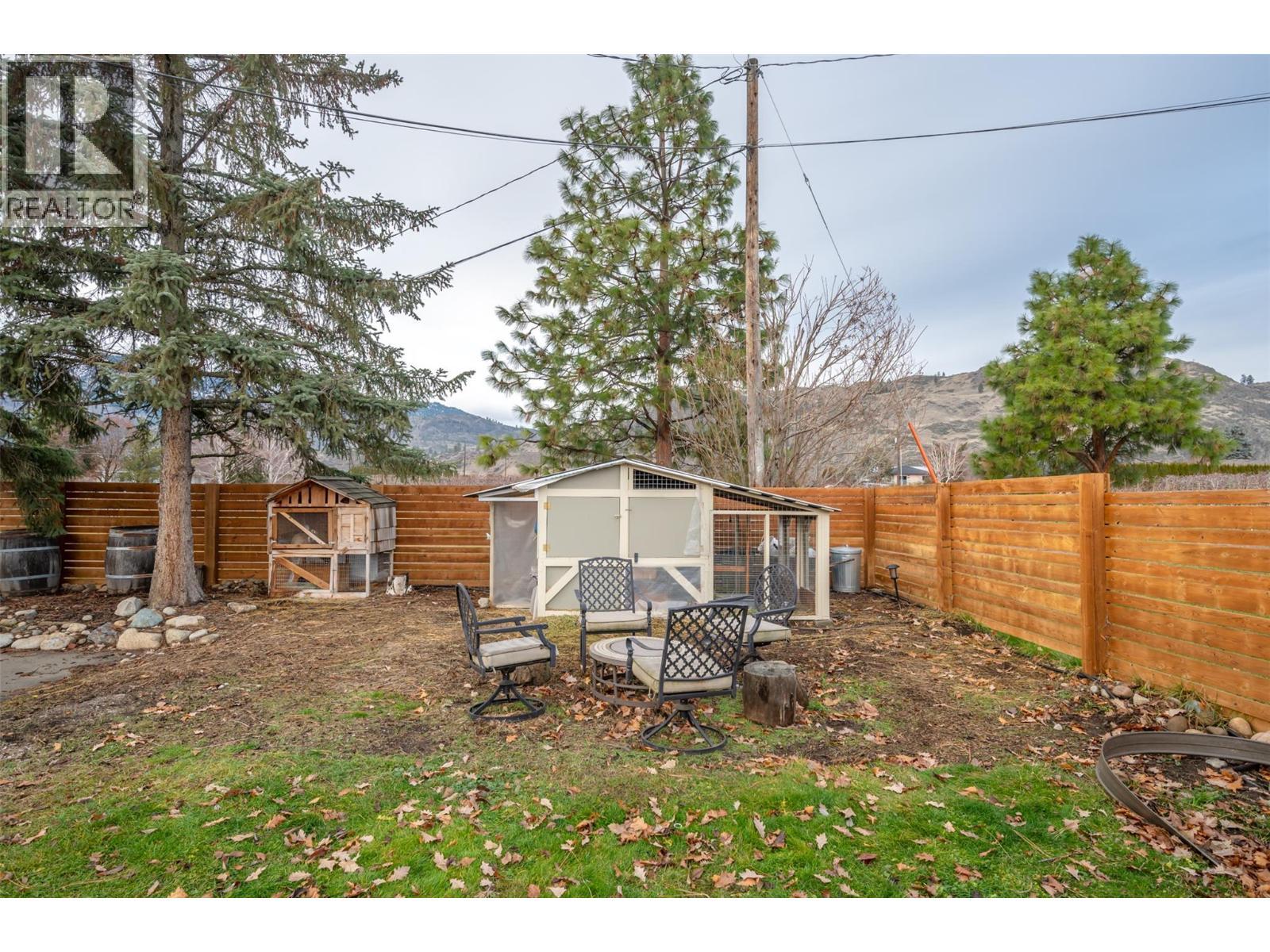 824 Road 2, Oliver, BC - Outdoor