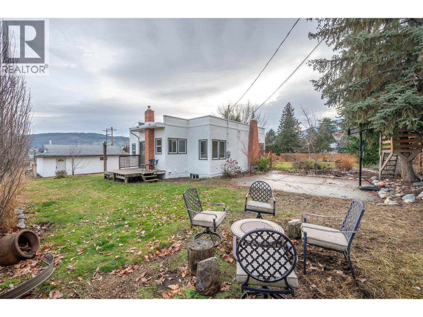 824 Road 2, Oliver, BC - Outdoor