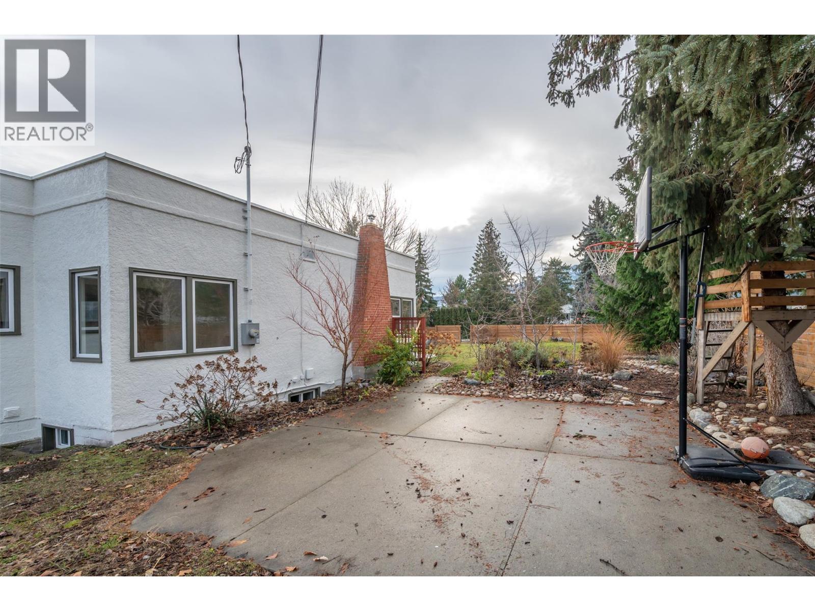 824 Road 2, Oliver, BC - Outdoor