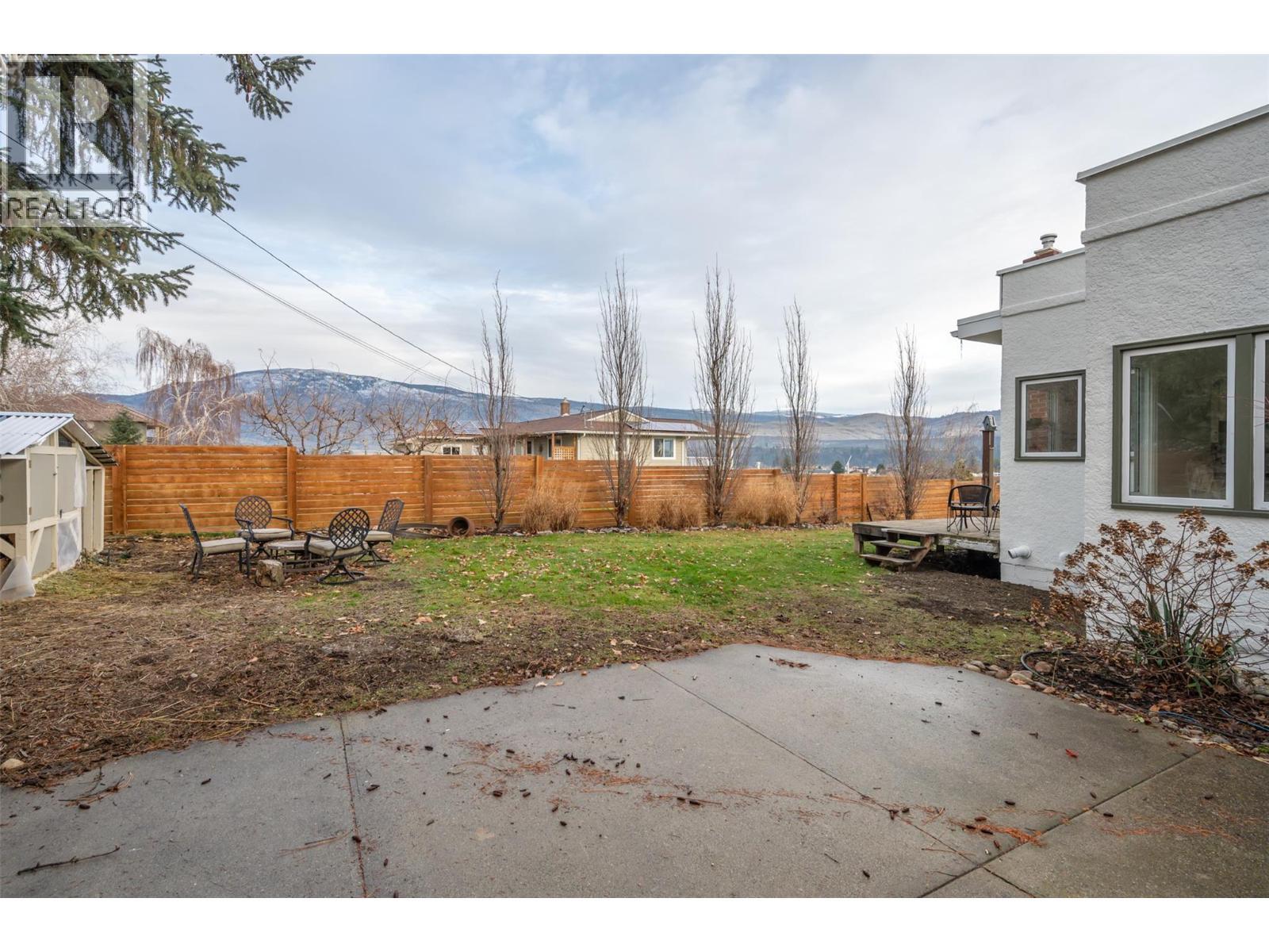 824 Road 2, Oliver, BC - Outdoor