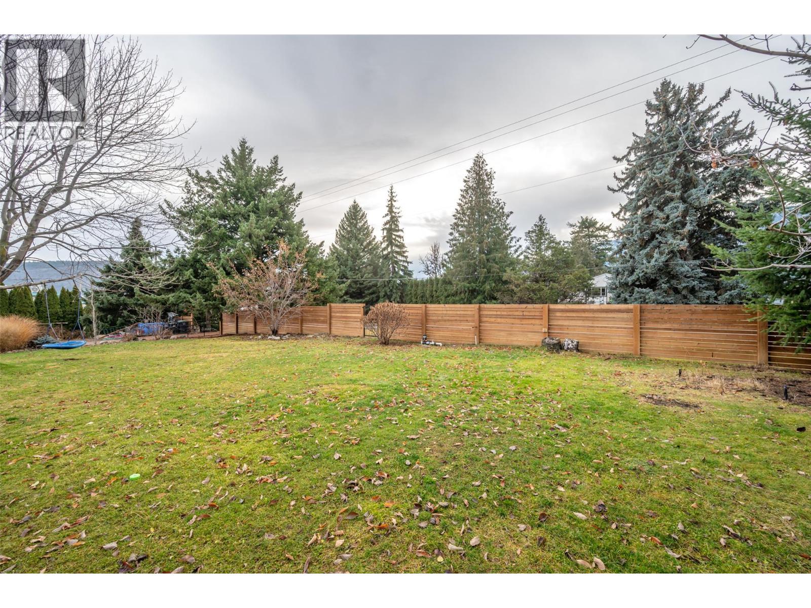 824 Road 2, Oliver, BC - Outdoor