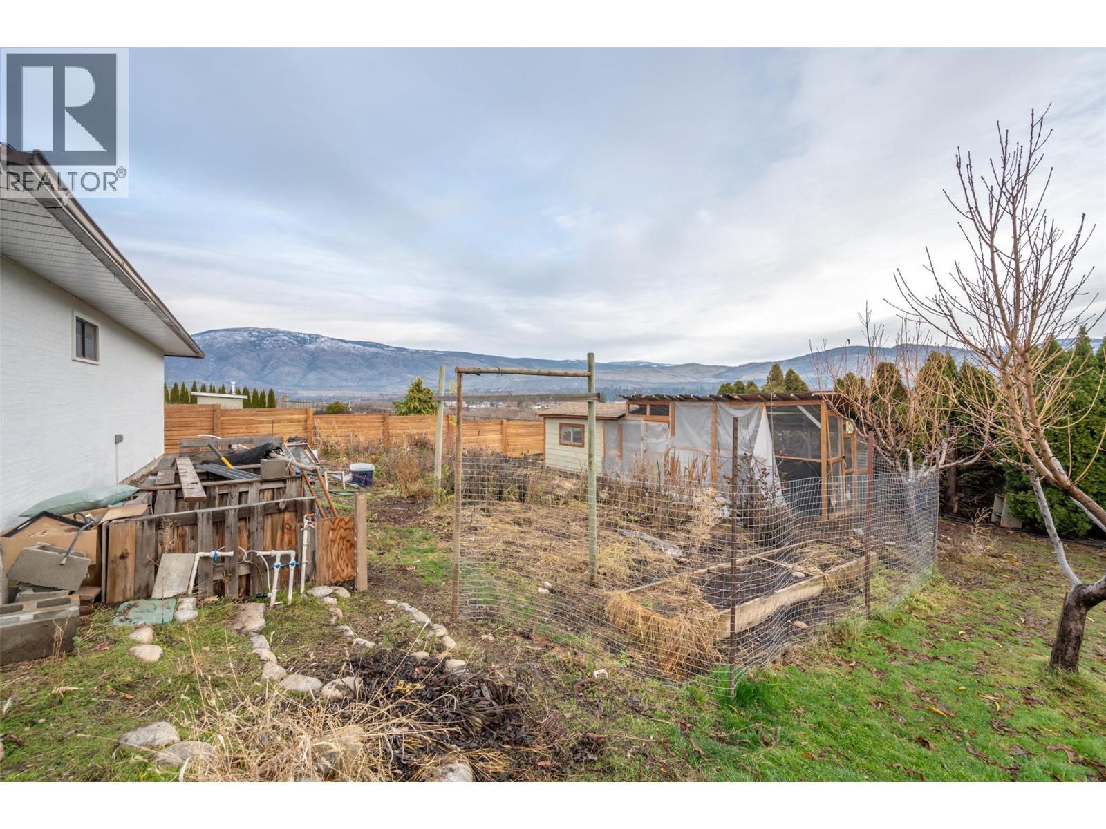 824 Road 2, Oliver, BC - Outdoor With View