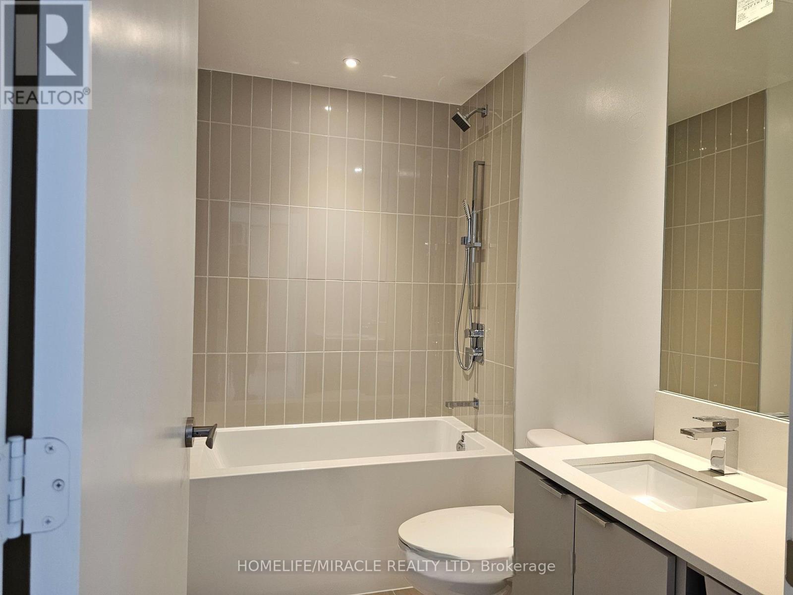 5602 - 3883 Quartz Road, Mississauga, ON - Indoor Photo Showing Bathroom