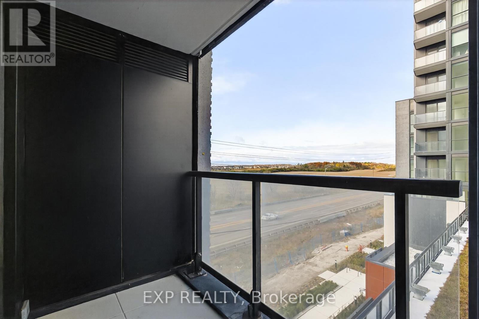 411 - 3071 Trafalgar Road, Oakville, ON - Outdoor With Exterior