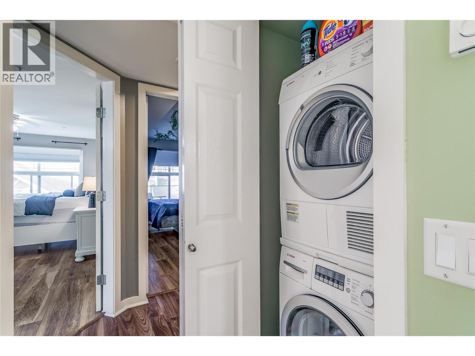 515 Houghton Road Unit# 221, Kelowna, BC - Indoor Photo Showing Laundry Room