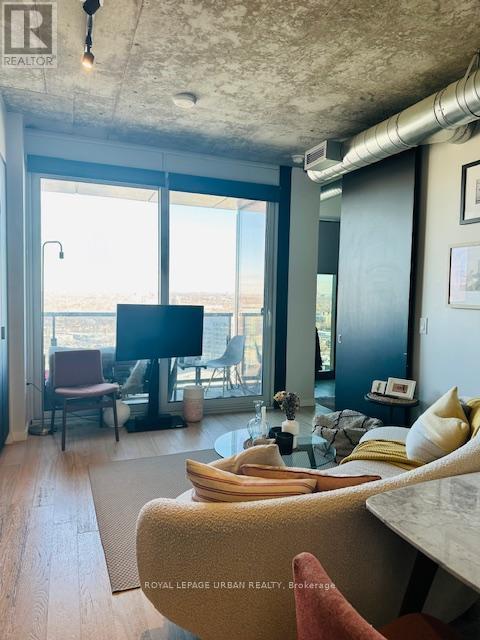 2705 - 170 Bayview Avenue, Toronto, ON - Indoor Photo Showing Living Room