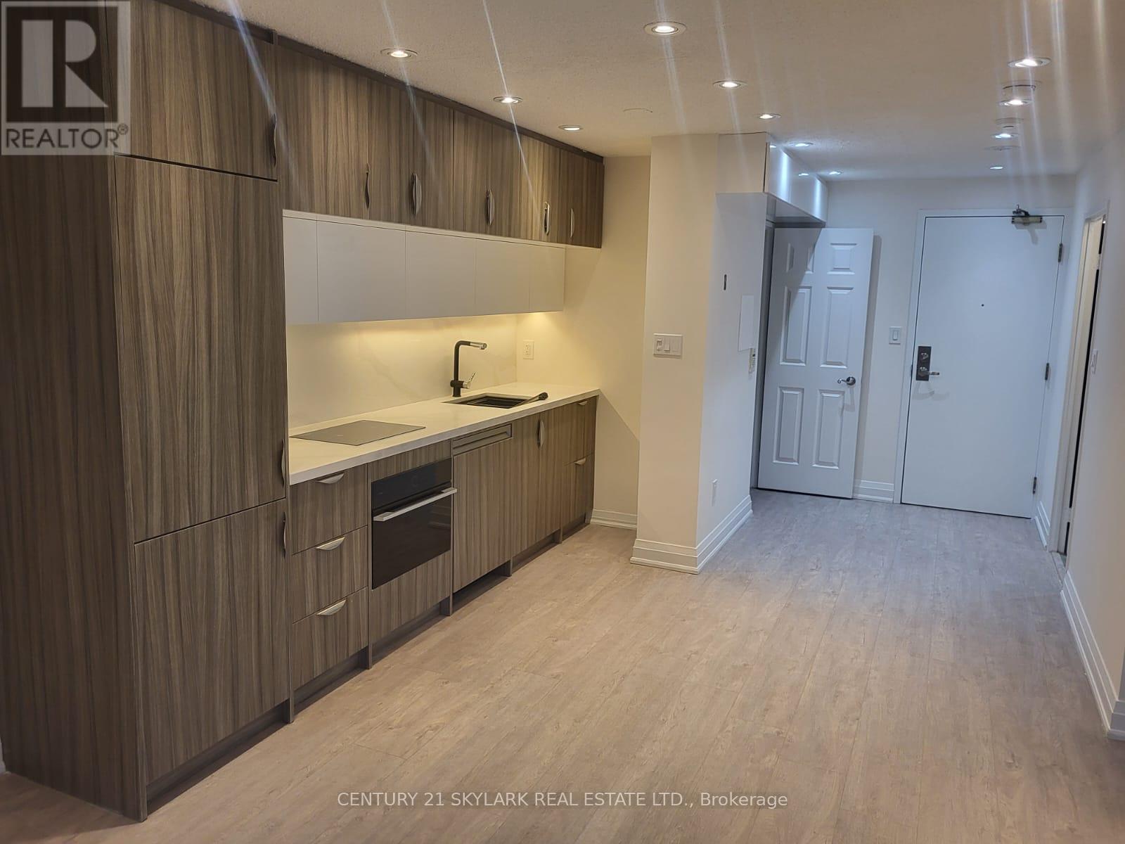 601 - 225 Merton Street, Toronto, ON - Indoor Photo Showing Other Room