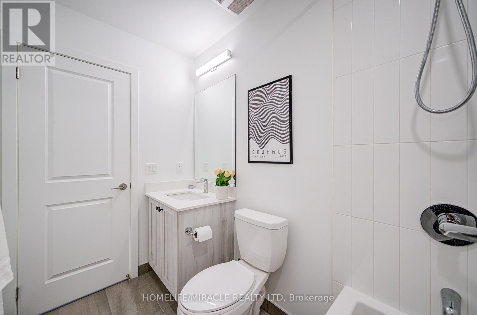 329 - 385 Arctic Red Drive, Oshawa, ON - Indoor Photo Showing Bathroom