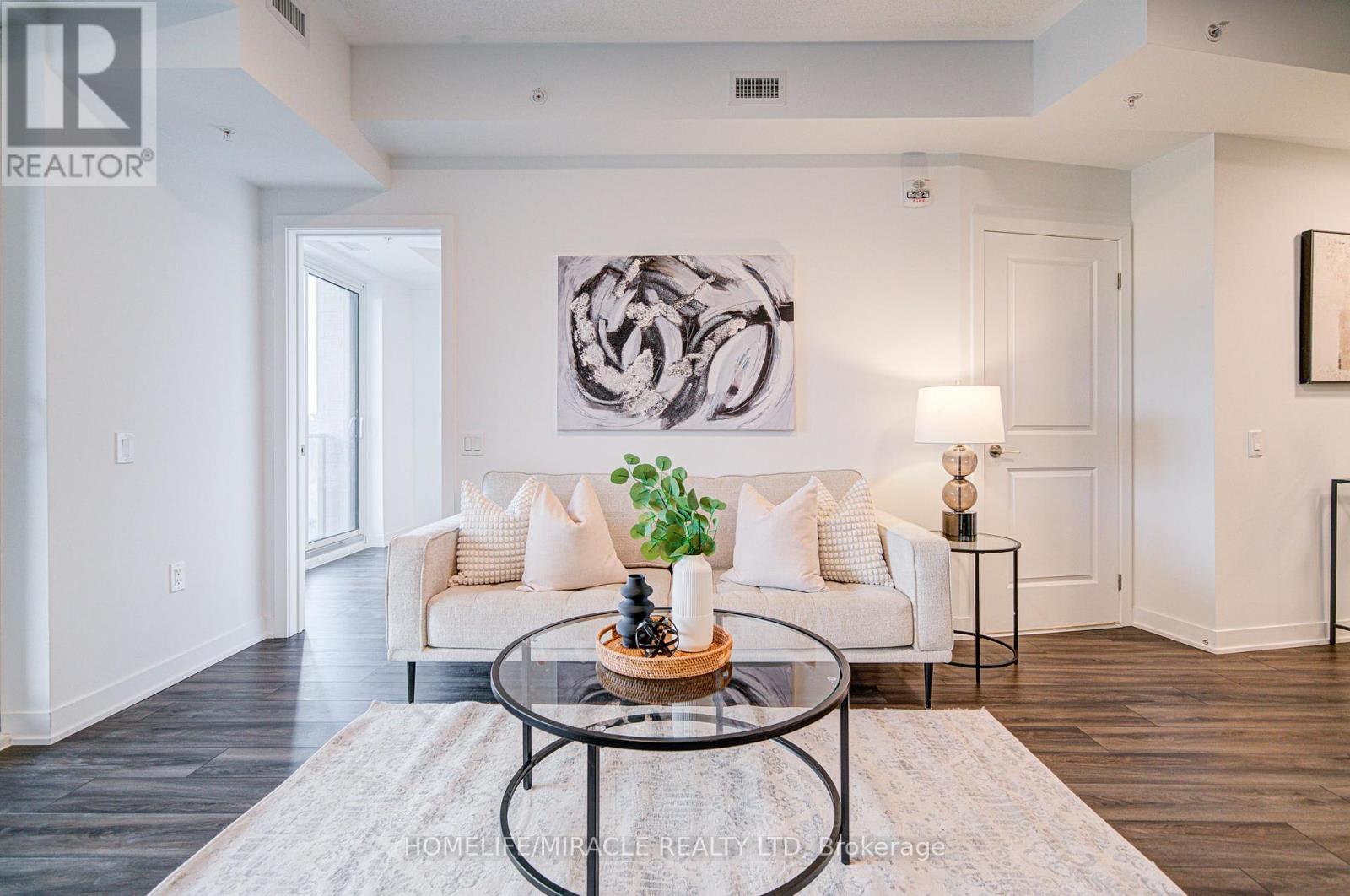 329 - 385 Arctic Red Drive, Oshawa, ON - Indoor