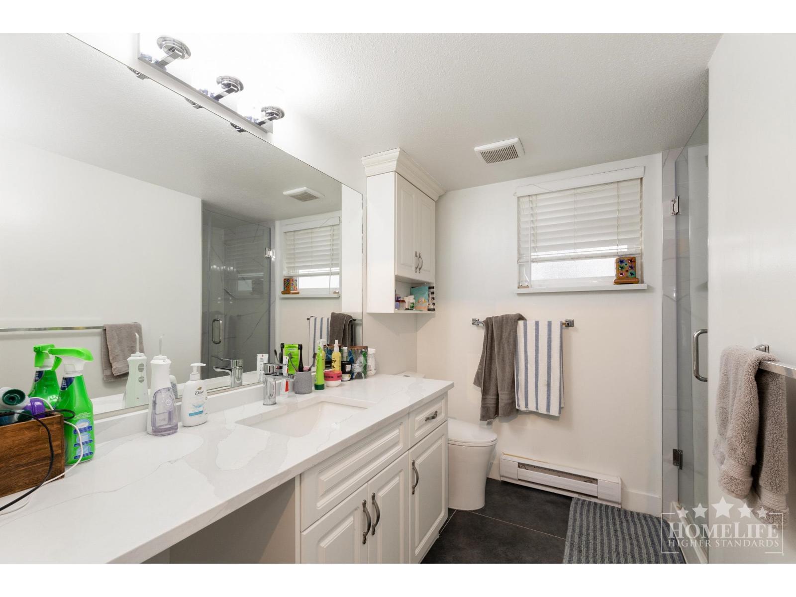 16 10070 137A Street, Surrey, BC - Indoor Photo Showing Bathroom
