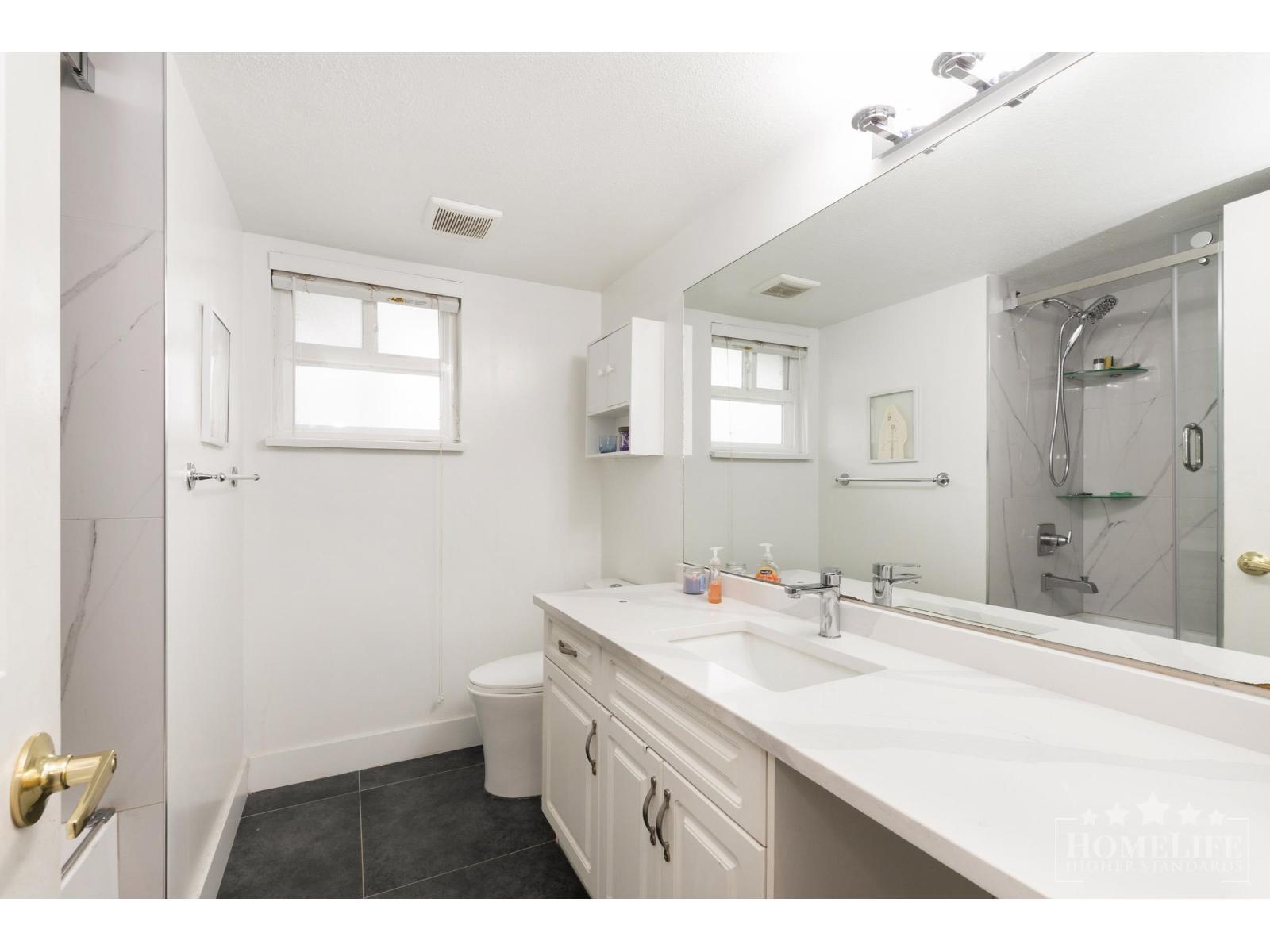 16 10070 137A Street, Surrey, BC - Indoor Photo Showing Bathroom