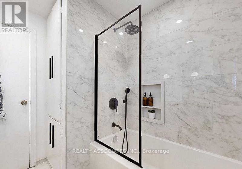 15 White Avenue, Toronto, ON -