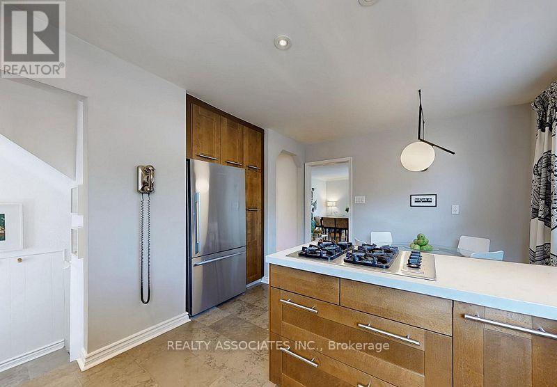 15 White Avenue, Toronto, ON - Indoor