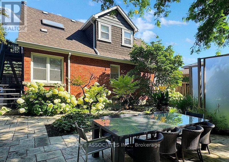 15 White Avenue, Toronto, ON - Outdoor