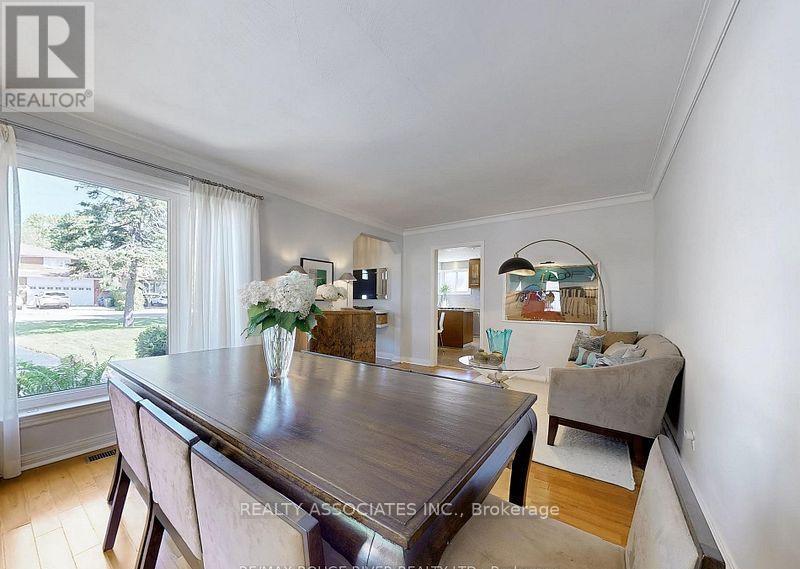 15 White Avenue, Toronto, ON - Indoor