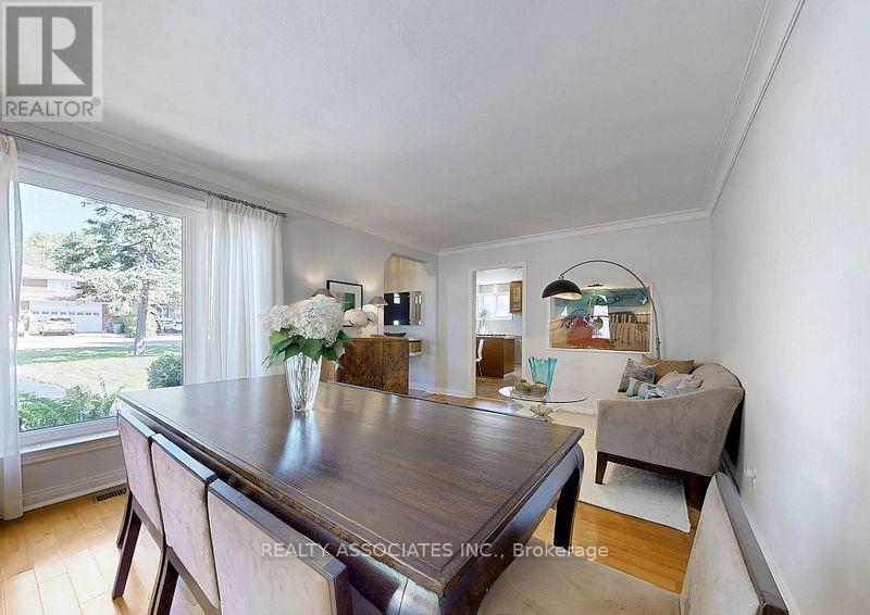 15 White Avenue, Toronto, ON - Indoor