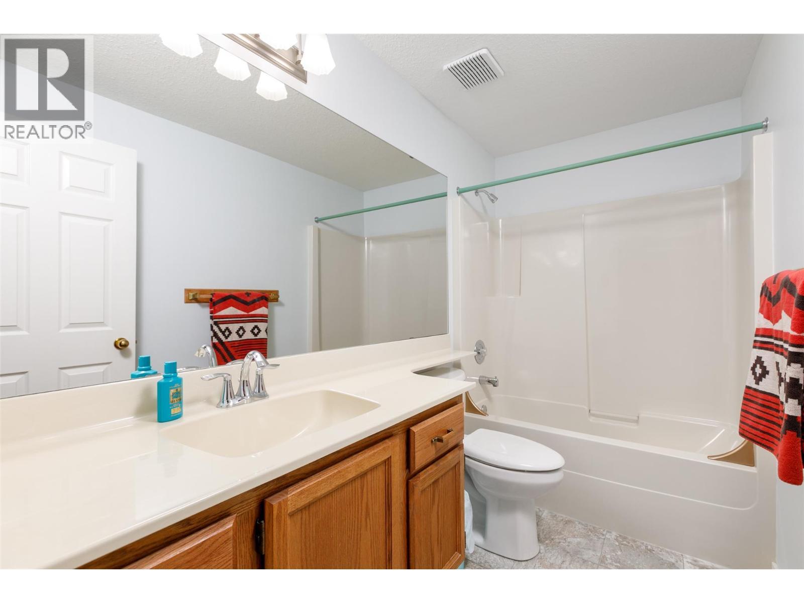 1101 Cameron Avenue Unit# 60, Kelowna, BC - Indoor Photo Showing Bathroom