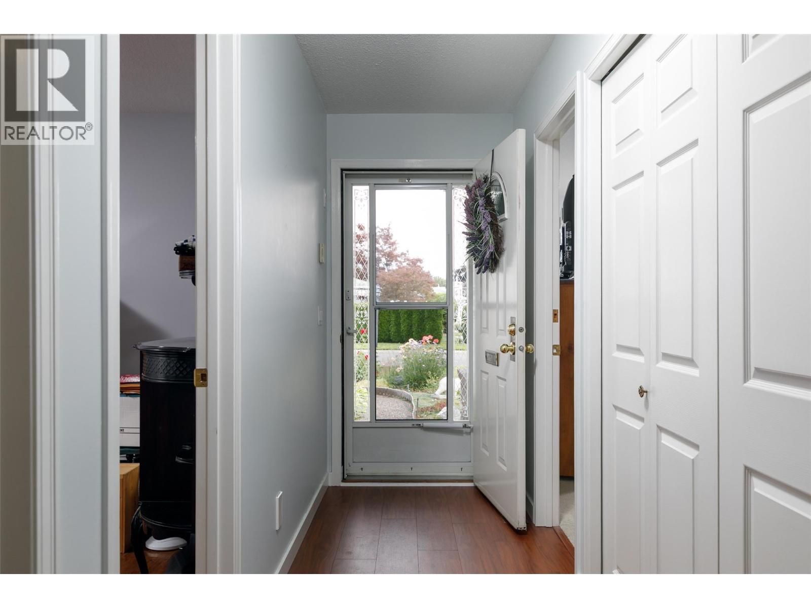 1101 Cameron Avenue Unit# 60, Kelowna, BC - Indoor Photo Showing Other Room