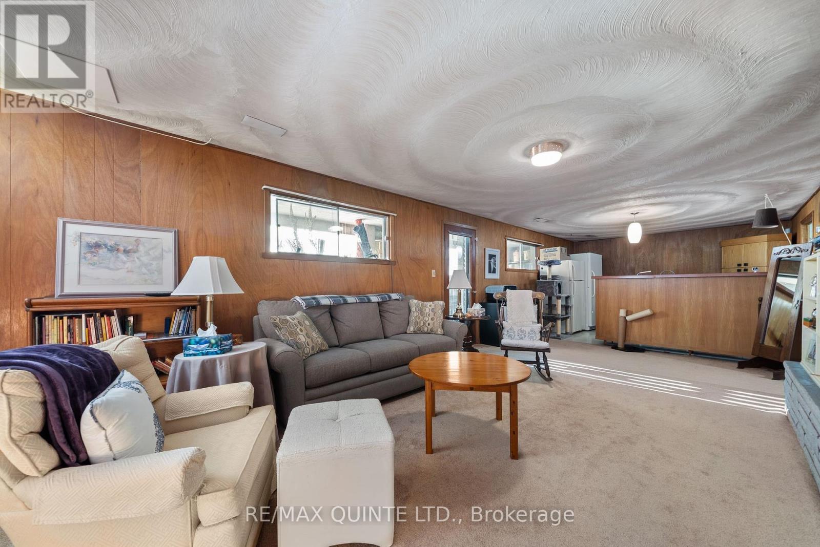 9 Sunset Drive, Belleville (Belleville Ward), ON - Indoor