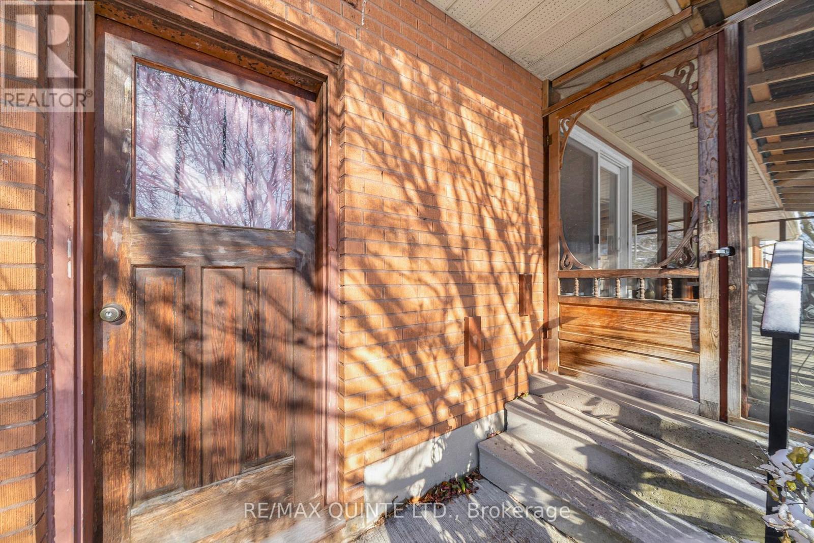 9 Sunset Drive, Belleville (Belleville Ward), ON - Indoor Photo Showing Other Room
