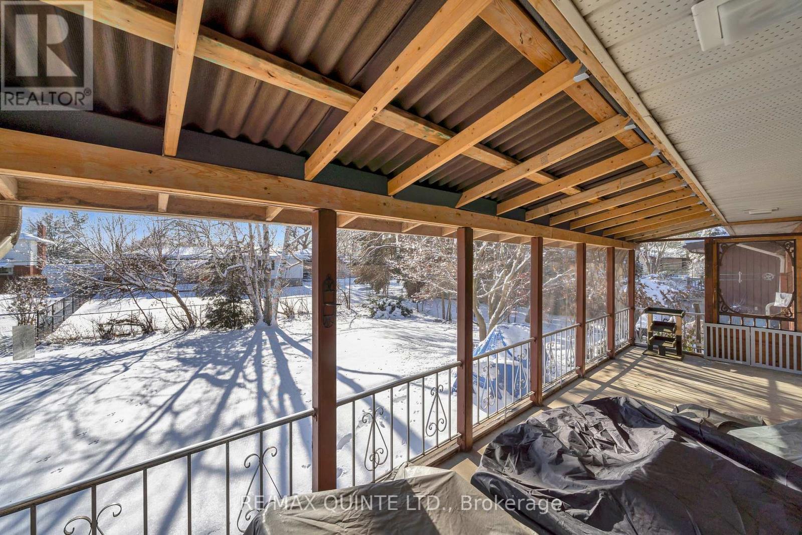 9 Sunset Drive, Belleville (Belleville Ward), ON - Indoor Photo Showing Other Room