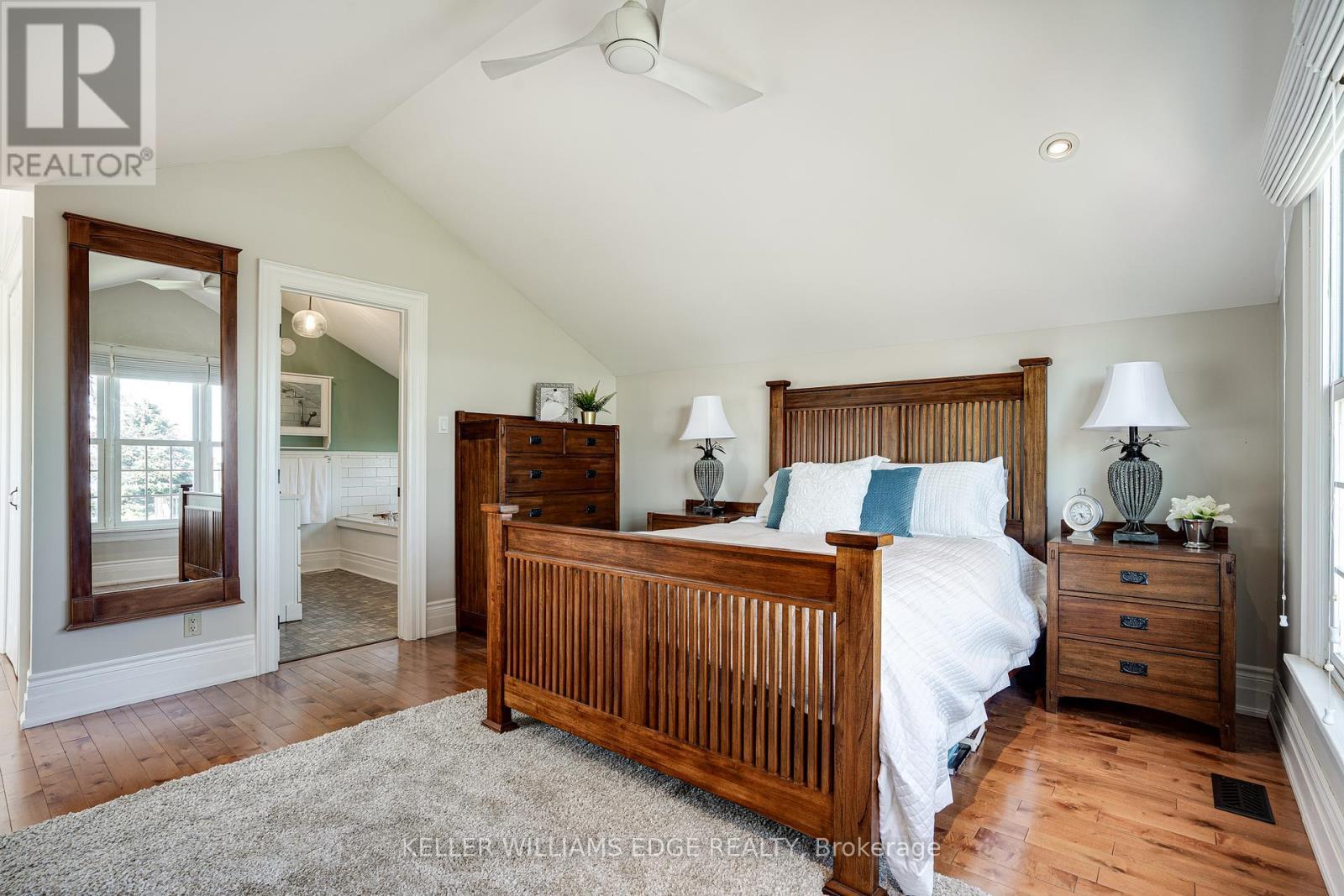 849 Beach Boulevard, Hamilton, ON - Indoor Photo Showing Bedroom