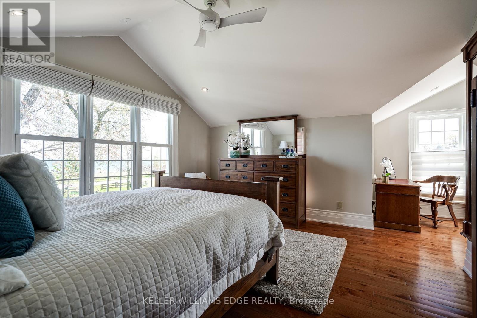 849 Beach Boulevard, Hamilton, ON - Indoor Photo Showing Bedroom