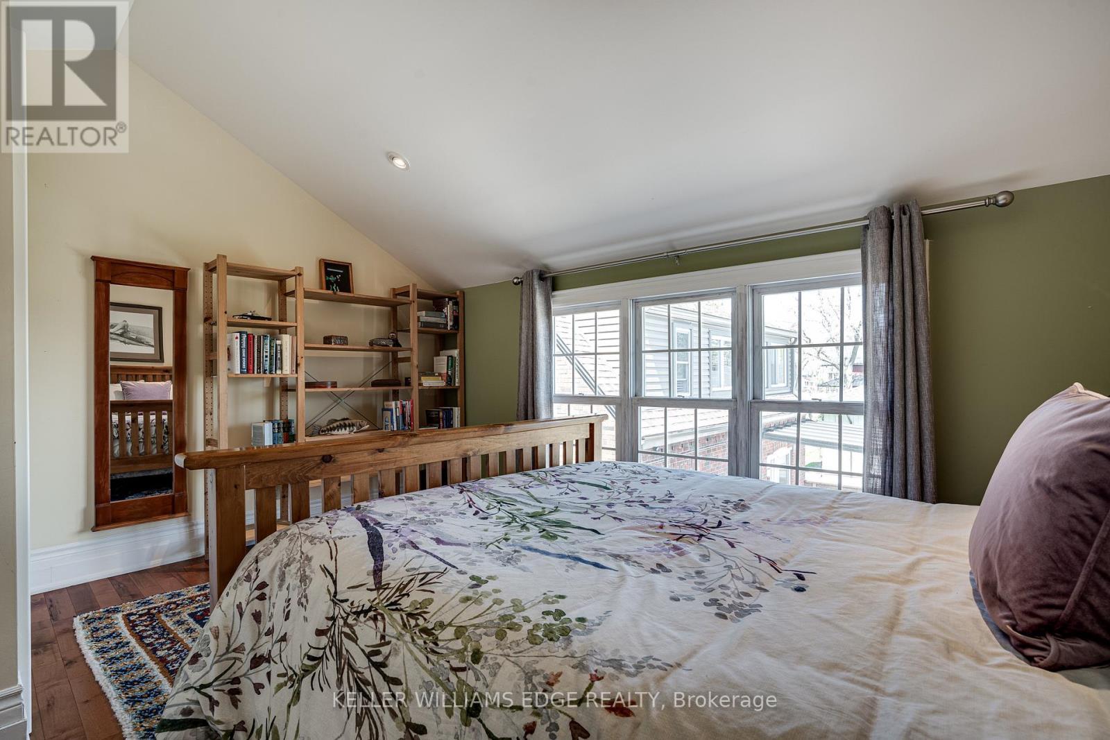 849 Beach Boulevard, Hamilton, ON - Indoor Photo Showing Bedroom