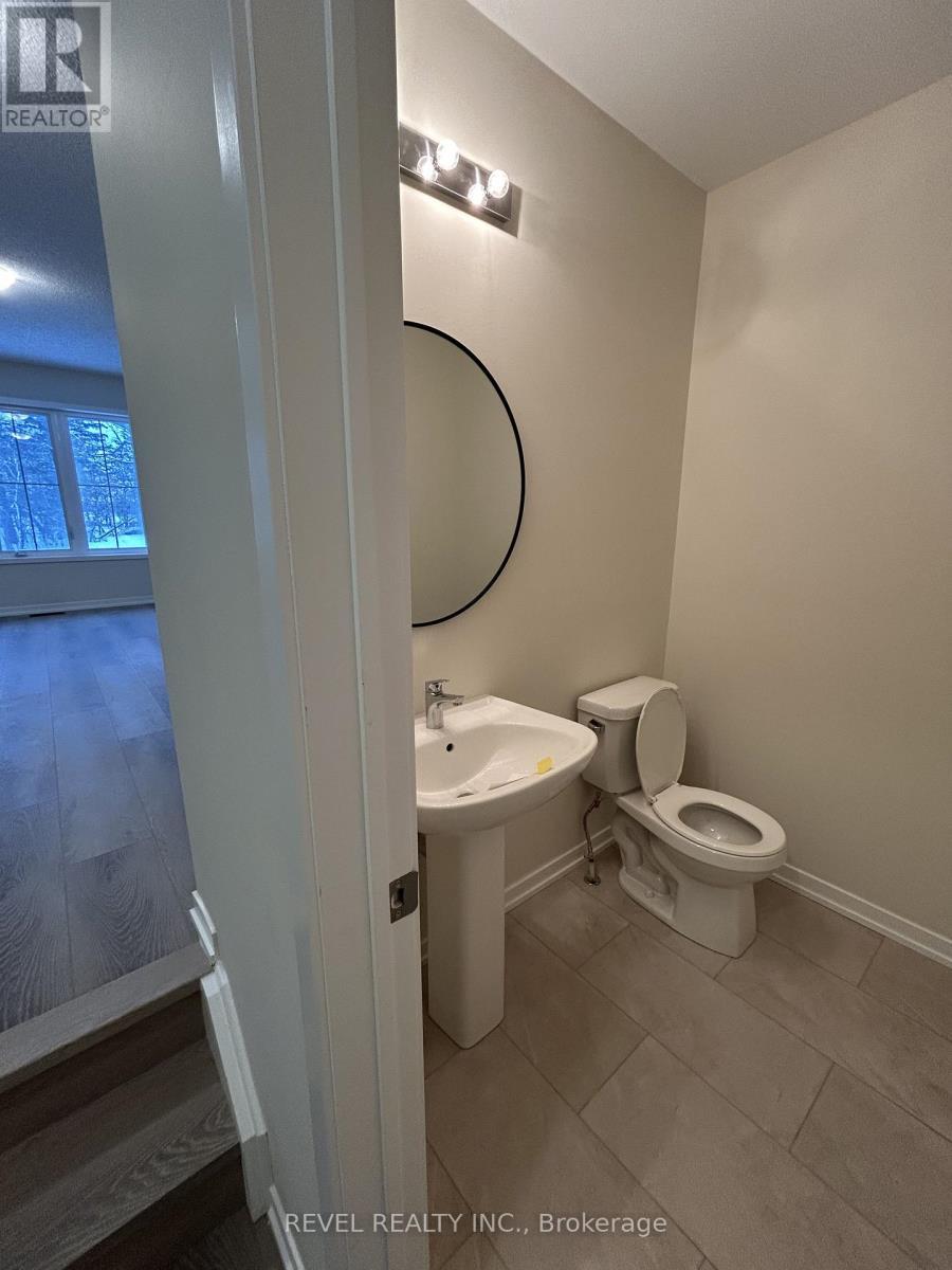 9 Kingbird Common, Cambridge, ON - Indoor Photo Showing Bathroom