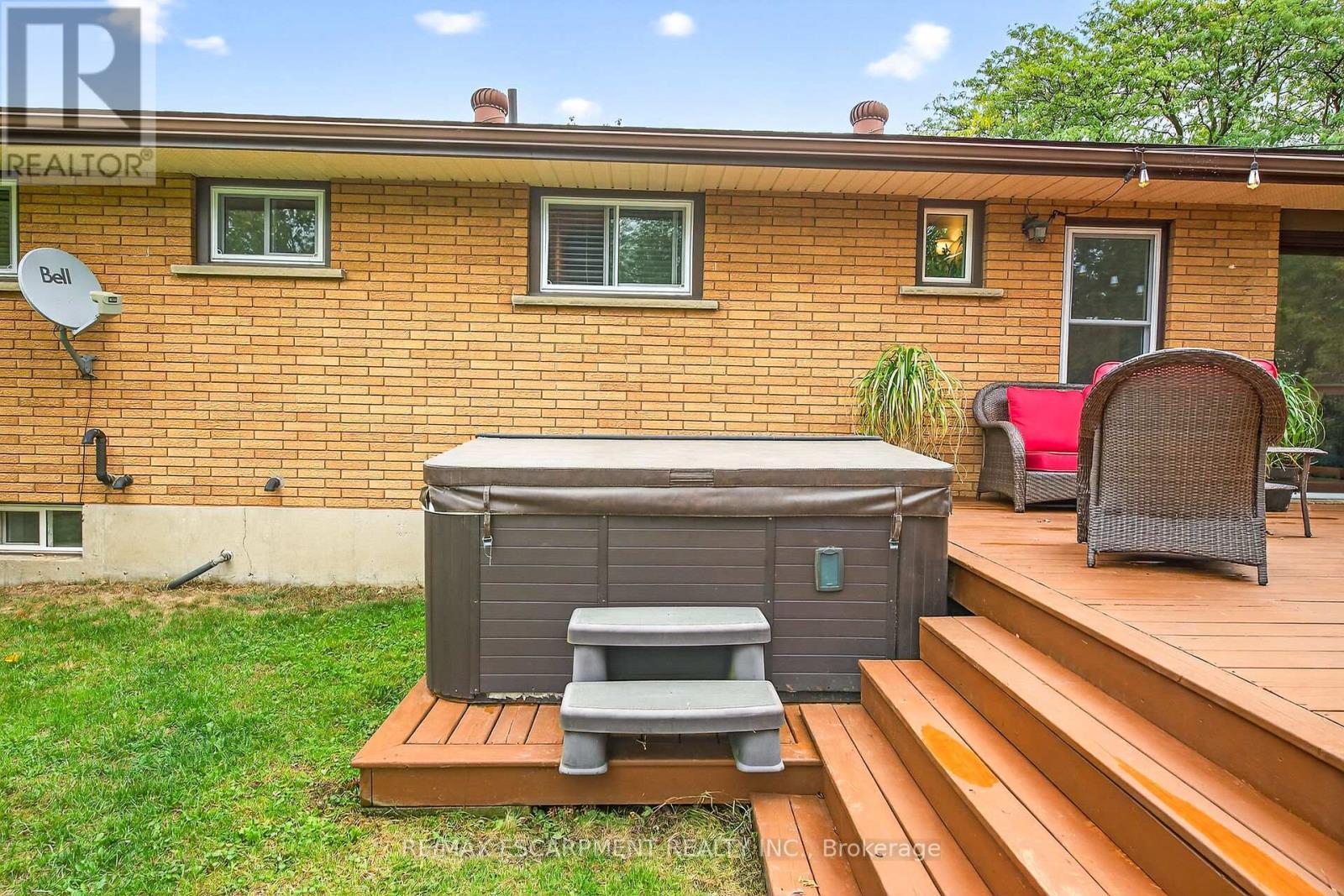 49 Erie Avenue N, Haldimand, ON - Outdoor With Deck Patio Veranda With Exterior