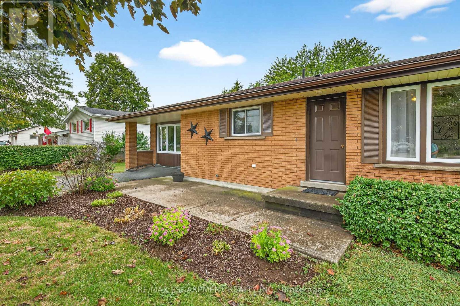 49 Erie Avenue N, Haldimand, ON - Outdoor