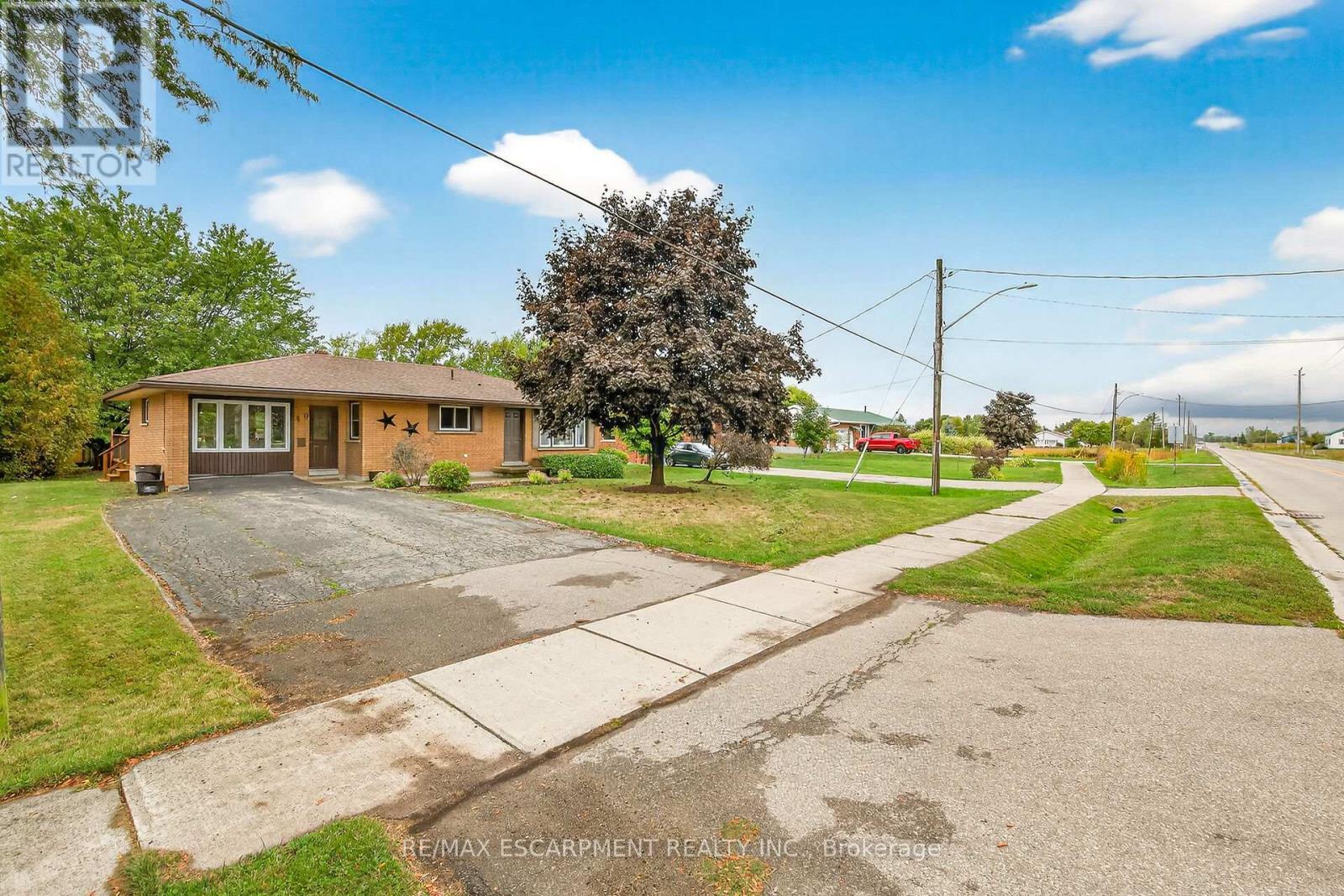 49 Erie Avenue N, Haldimand, ON - Outdoor