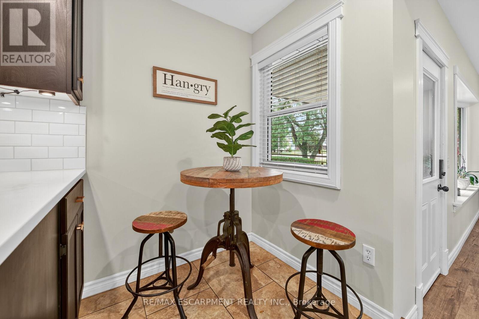 49 Erie Avenue N, Haldimand, ON - Indoor Photo Showing Other Room