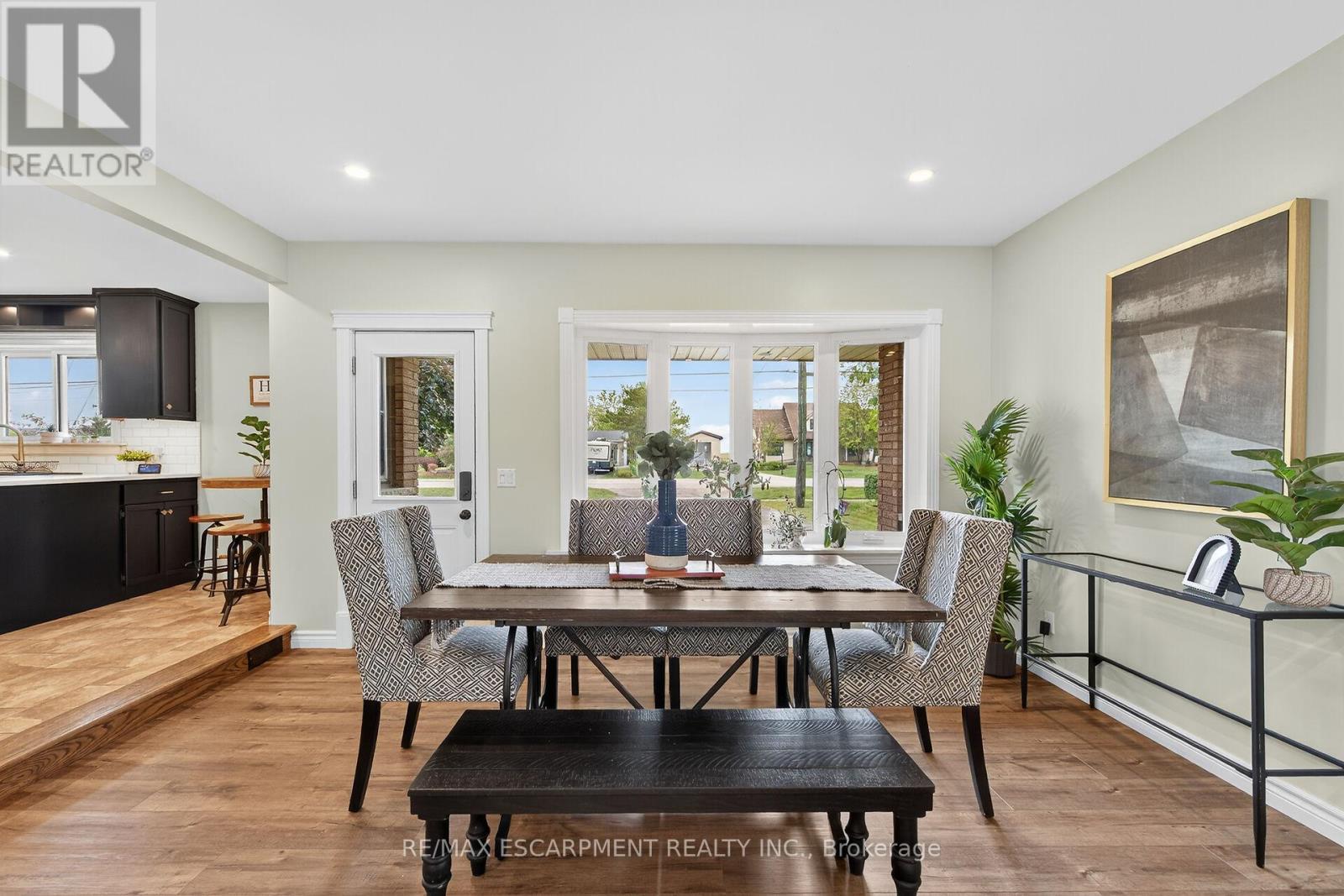 49 Erie Avenue N, Haldimand, ON - Indoor Photo Showing Dining Room
