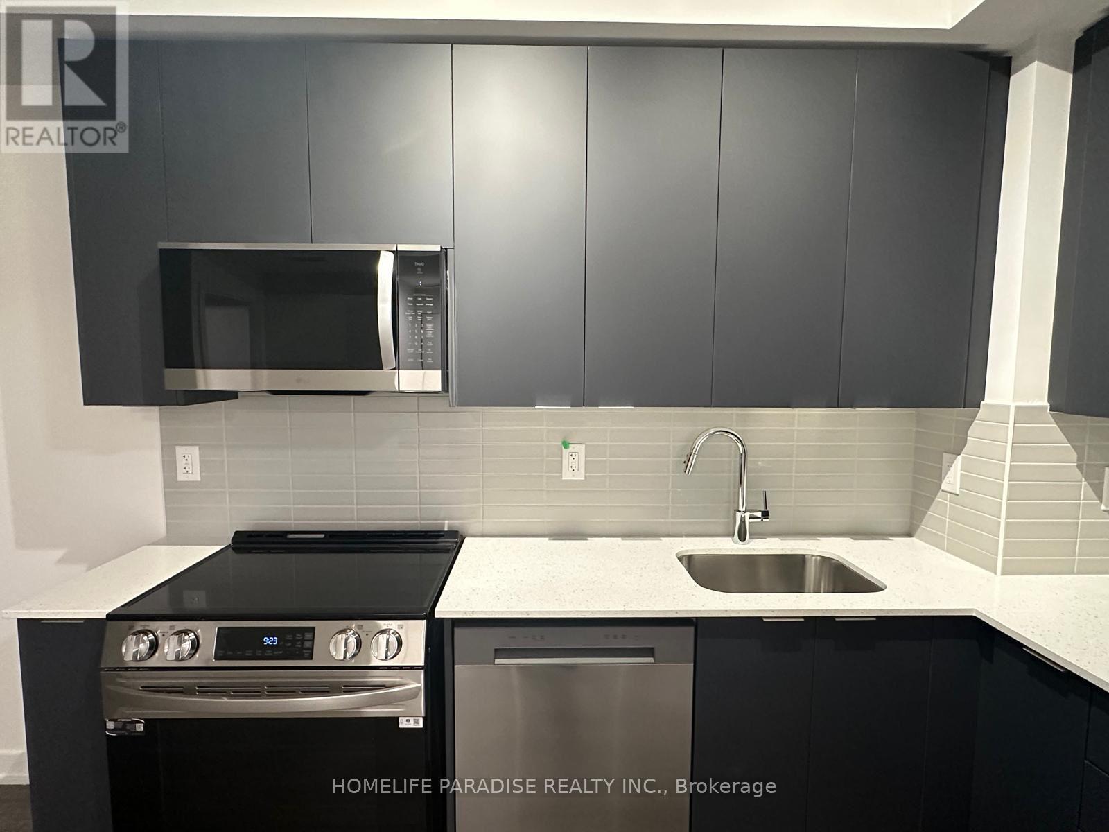 812 - 812-225 Malta Avenue, Brampton, ON - Indoor Photo Showing Kitchen With Upgraded Kitchen