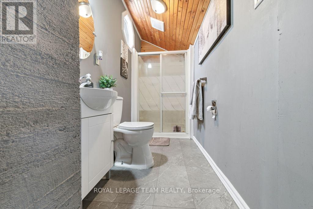 main floor bathroom - 160 Burnstown Road, Mcnab/Braeside, ON - Indoor Photo Showing Bathroom