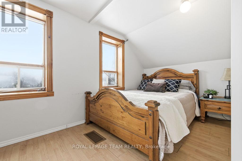Primary bedroom - 160 Burnstown Road, Mcnab/Braeside, ON - Indoor Photo Showing Bedroom
