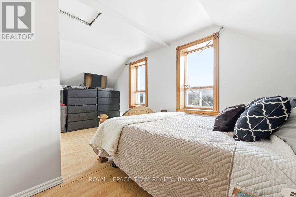 160 Burnstown Road, Mcnab/Braeside, ON - Indoor Photo Showing Bedroom