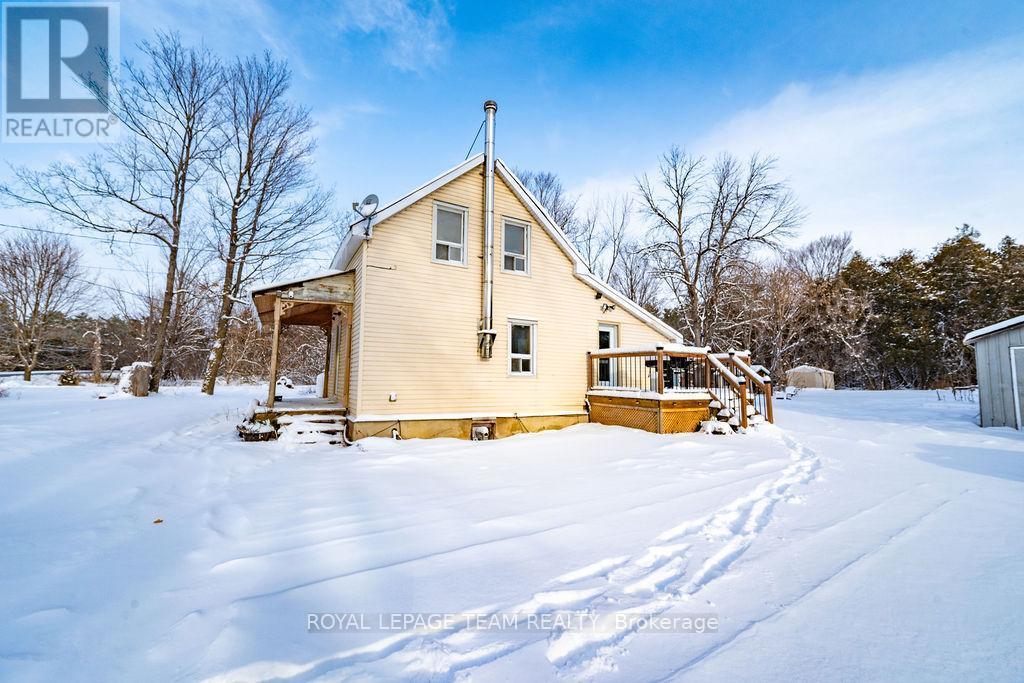 front, side and back entries - 160 Burnstown Road, Mcnab/Braeside, ON - Outdoor